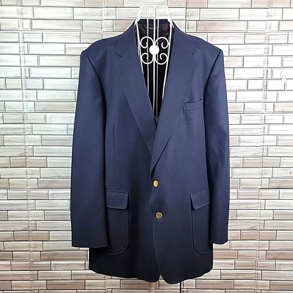 Man in wool Men's navy sport coat Jeffrey Cain style from Hamer's